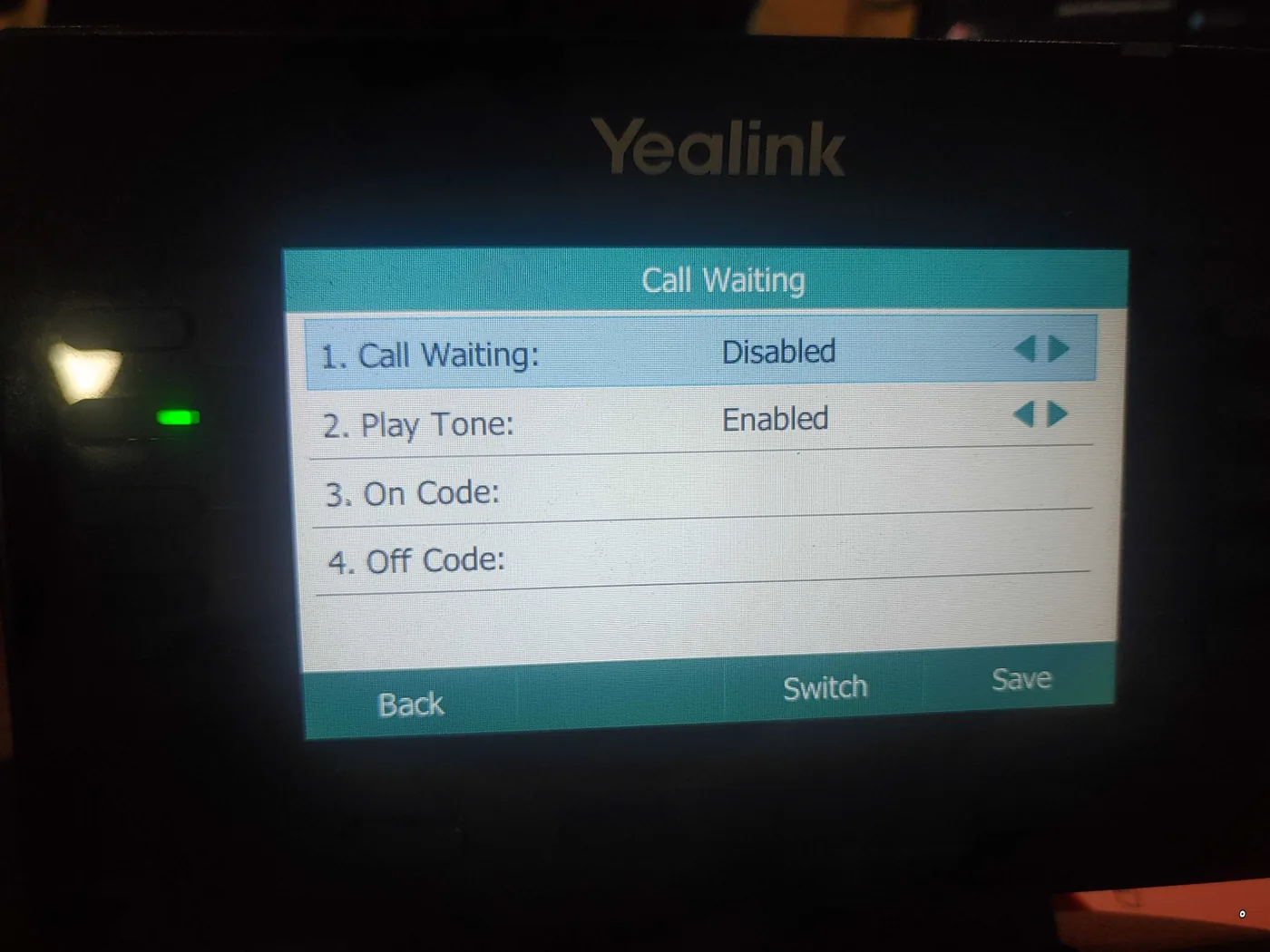 Yealink Call Waiting configuration menu showing Call Waiting set to Disabled — the correct state for CF When Busy to fire